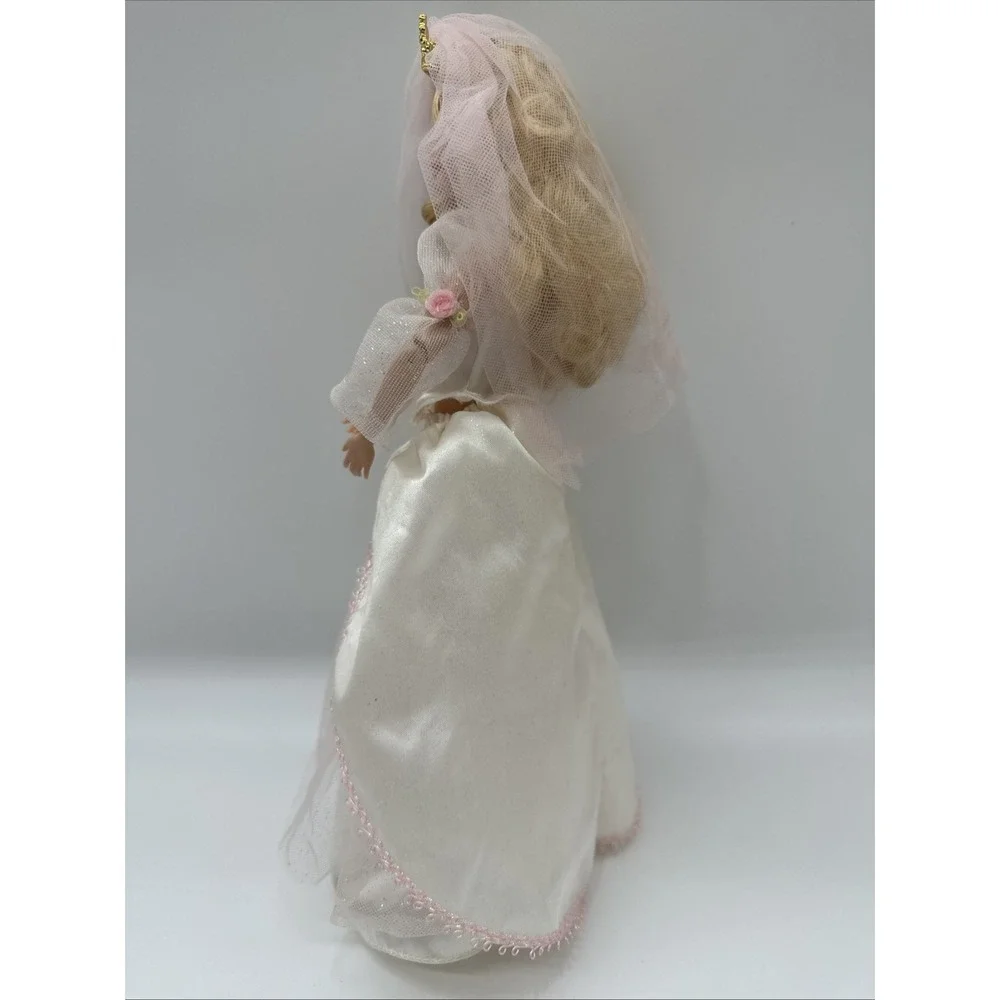 Barbie 12 Dancing Princesses Genevieve Gets Married Wedding Doll Original Shoes